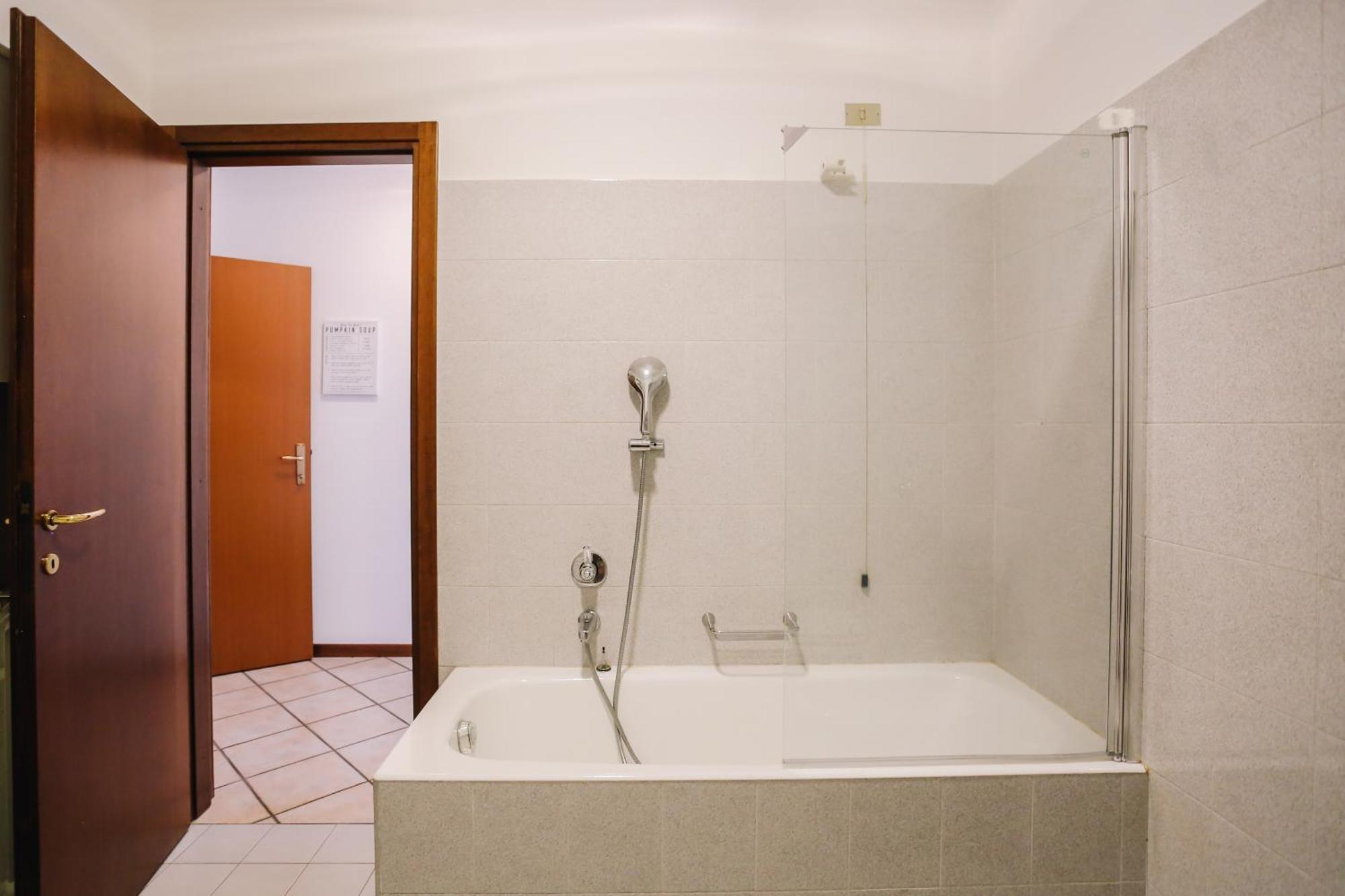 Апартаменты Flat Mazzini 6 Alzano Lombardo Экстерьер фото